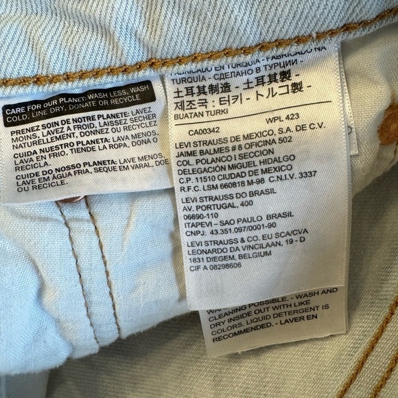 Levi' Premium Ribcage Straight Whitewashed Denim Frayed Shorts / 31 - Picture 7 of 11